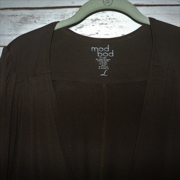 Mod Bod Low Cut V Neck Mid Sleeve Cardigan - Picture 3 of 3